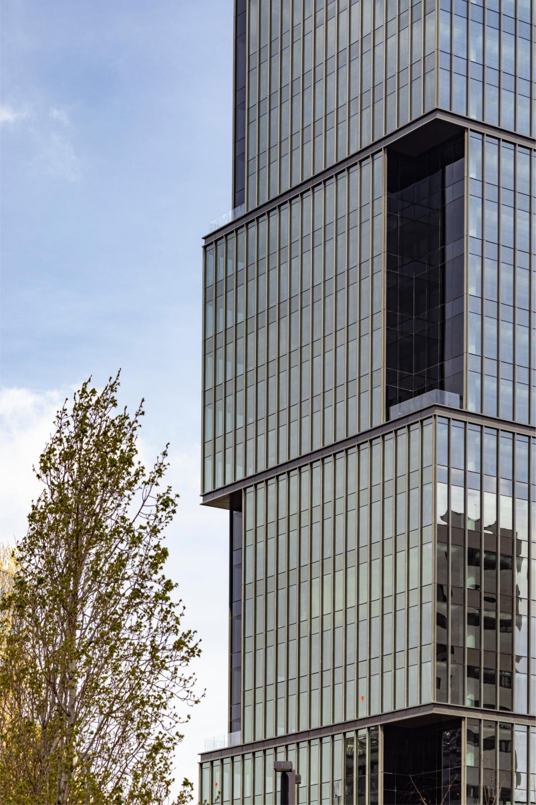 Office Tower in Plaza Europa 34
