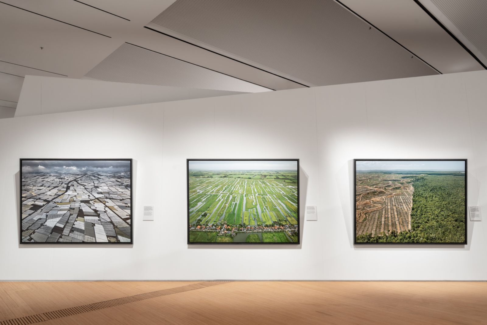 BURTYNSKY: Extraction/Abstraction