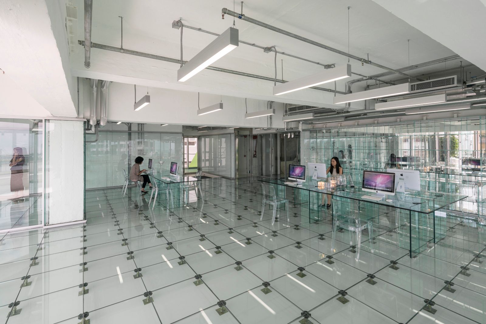 Hong Kong factory into Glass Office