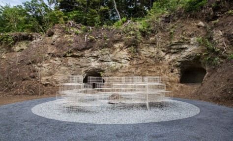 Mushizuka transparent monument