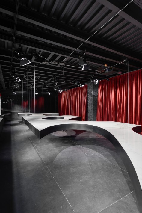 Supersurfacespace Moscow Iris Gallery for Contemporary Design