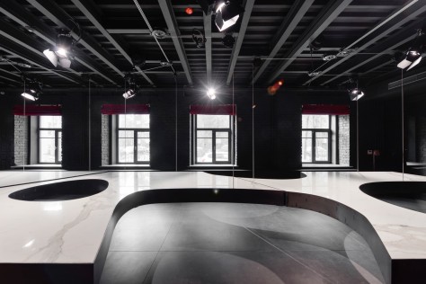 Supersurfacespace Moscow Iris Gallery for Contemporary Design